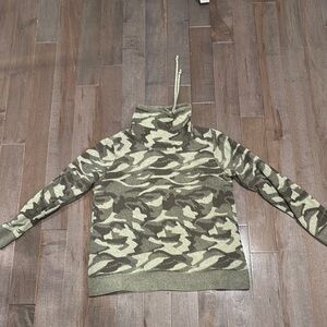 Camouflage Patterned Turtleneck Sweater